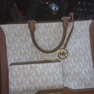 Michael kors purse